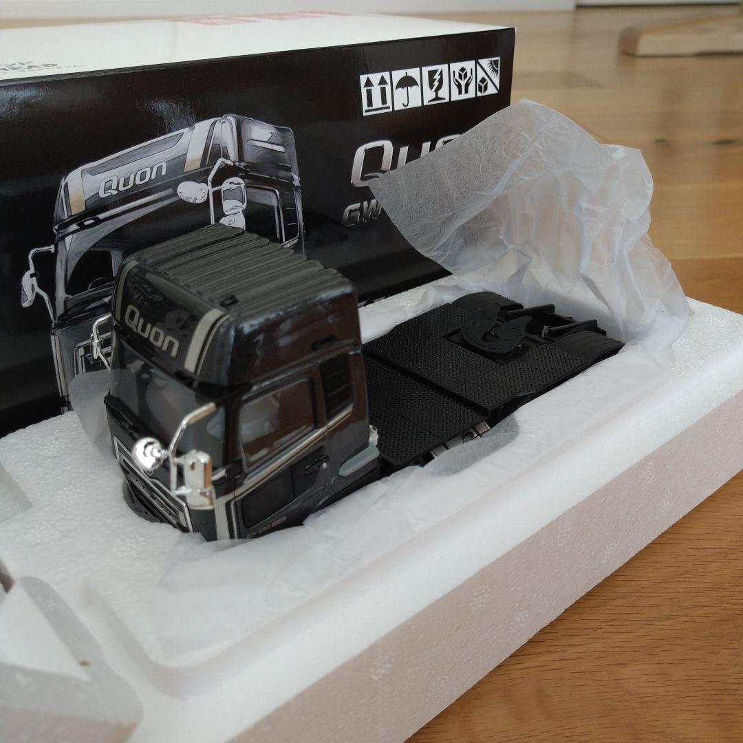 UD 1/43 トラクタ ヘッド ボルボ