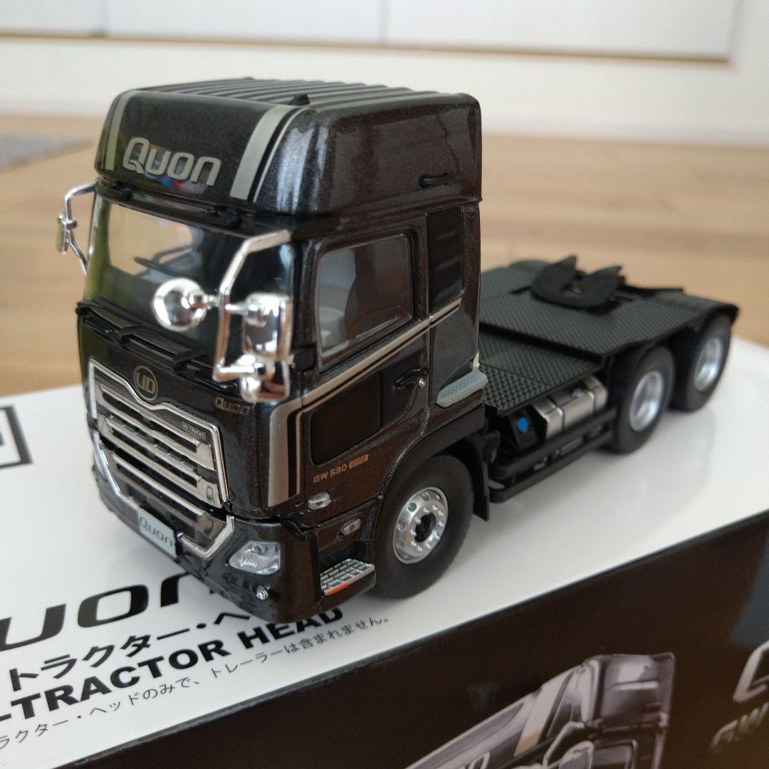 UD 1/43 トラクタ ヘッド ボルボ