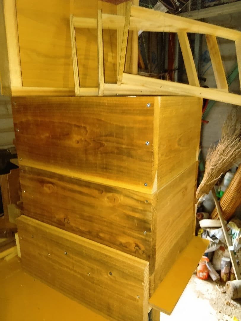 日本ミツバチ巣枠式巣箱