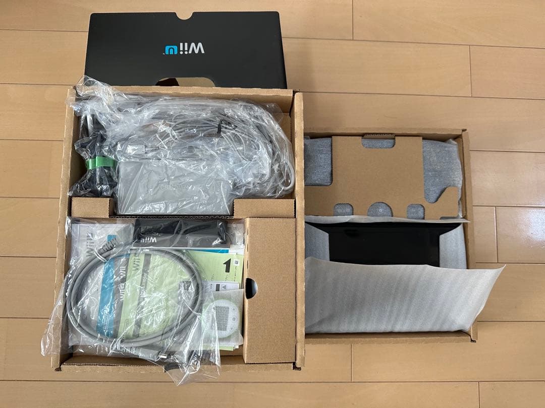 WII U ファミリープレミアムセット（黒） + Wii Fit U + ソフト