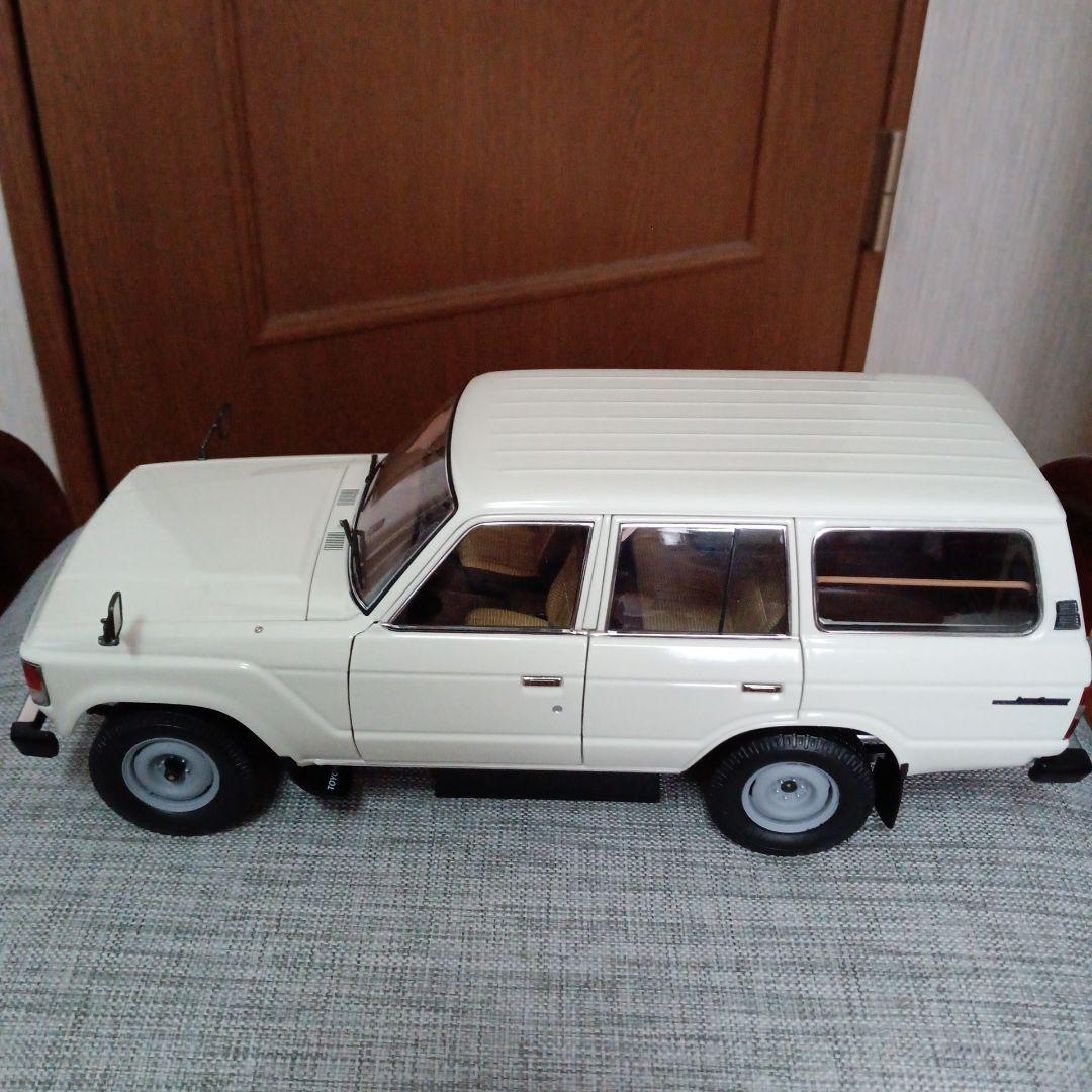 kyosho 1/18 ランドクルーザー 60 ホワイト
