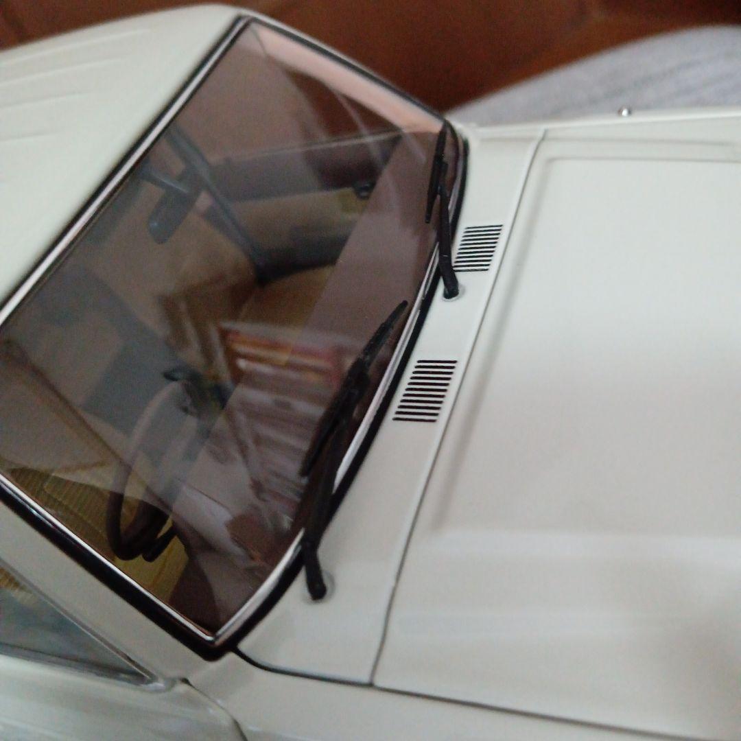 kyosho 1/18 ランドクルーザー 60 ホワイト