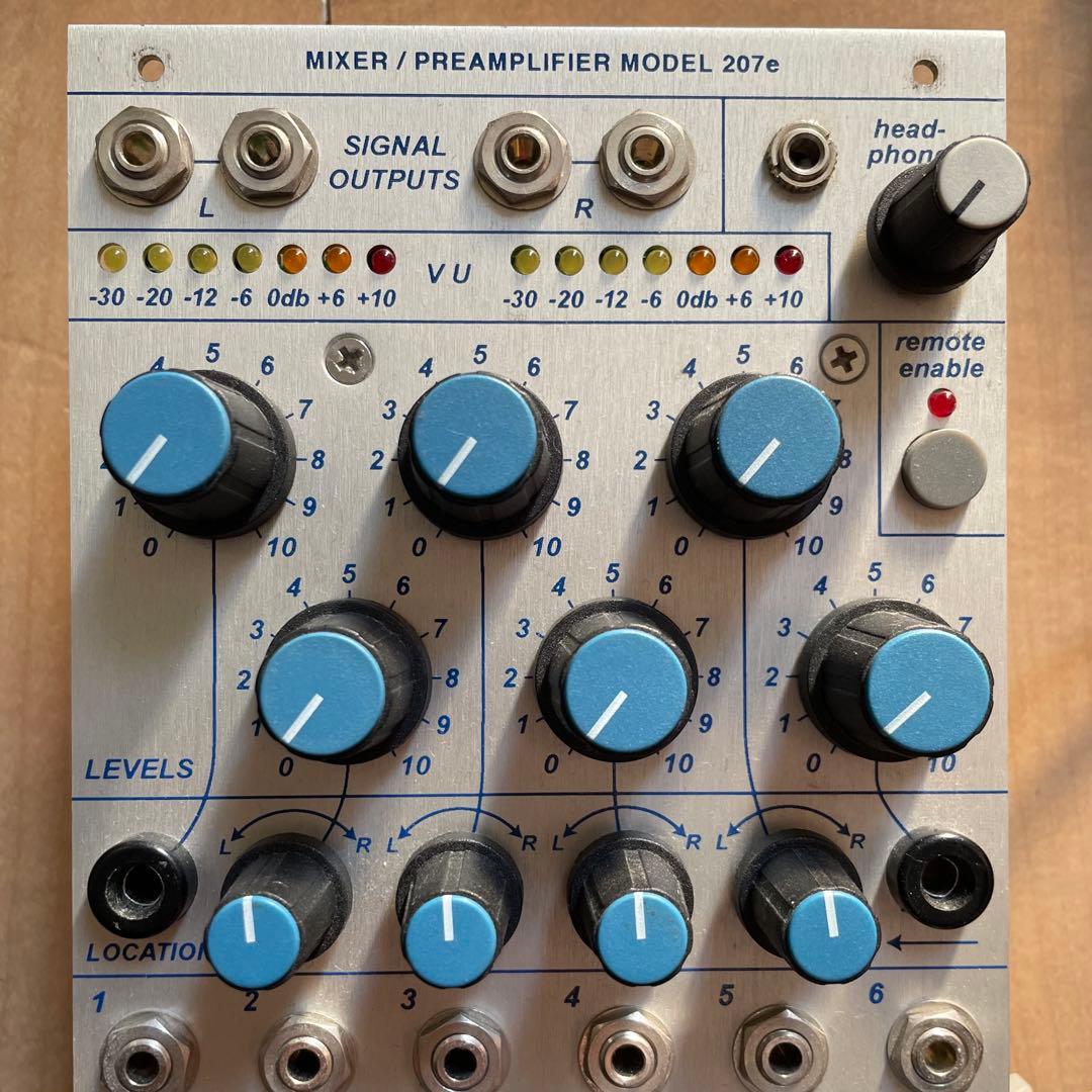 鍵盤楽器 Buchla 207e mixer / preamplifier