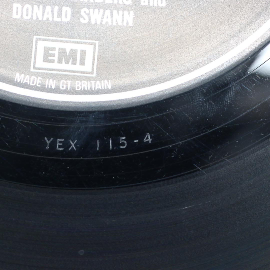 英LP At The Drop Of Another Hat UK盤 ステレオ