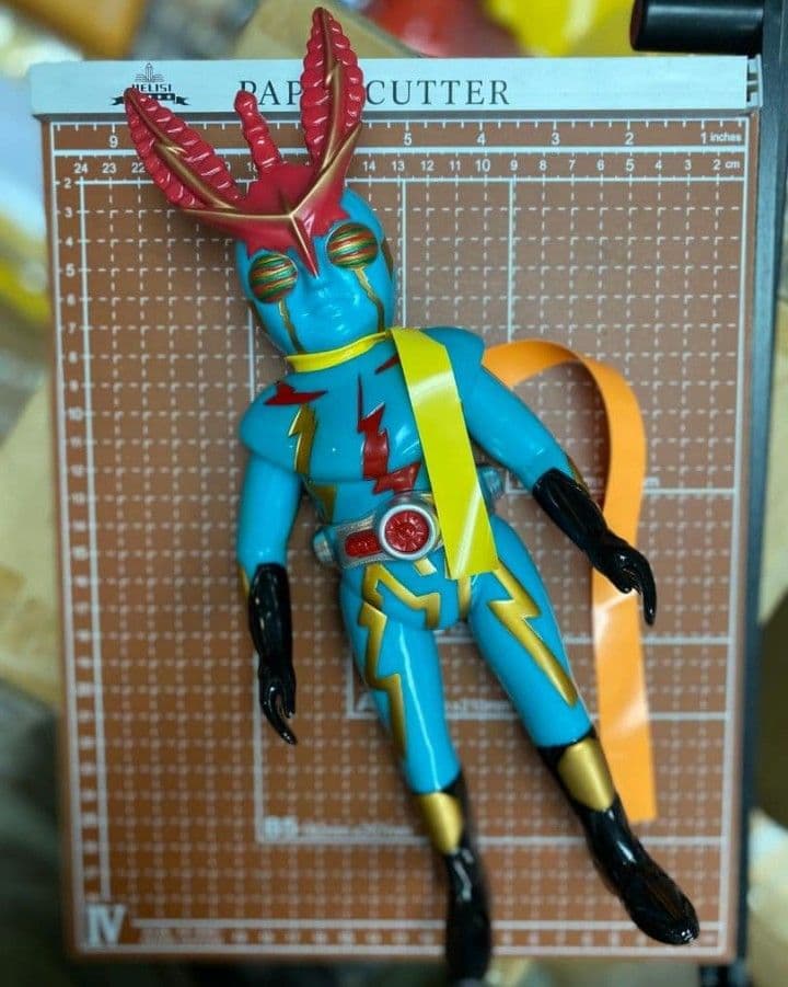 イナズマン　塗装版 面取れ　ソフビ 約25cm