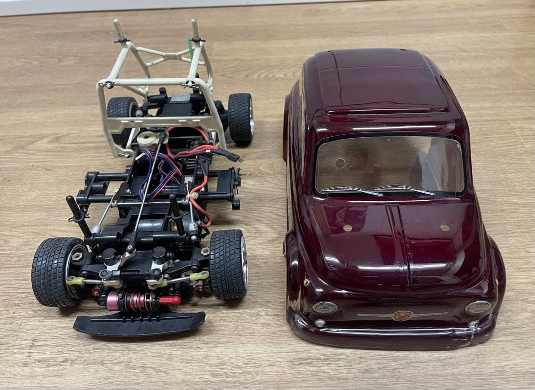 タミヤM01シャーシ電動FFラジコン　フィアットアバルトボディー
