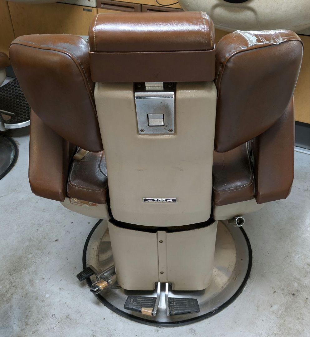 【引取り限定】理髪店椅子　バーバーチェア　床屋椅子　タカラ　TAKARA