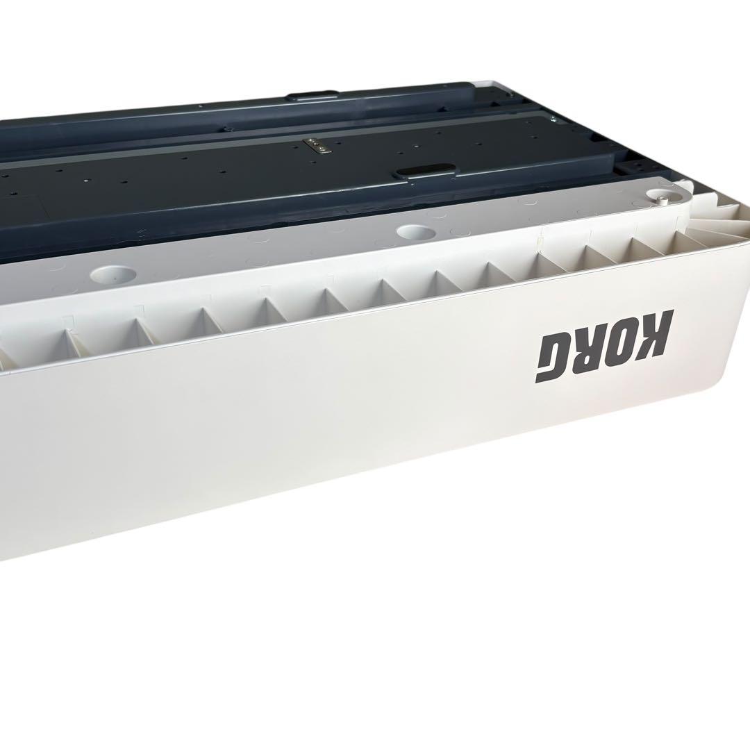 ペダル付 KORG B2 ホワイト 88鍵 NH鍵盤 12サウンド