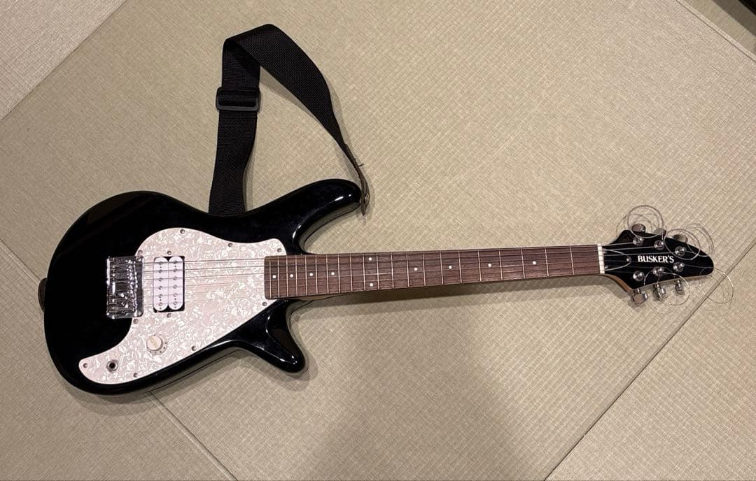 BUSKER'S エレキギターフェンダーのストラップ➕ソフトケース➕替えの弦