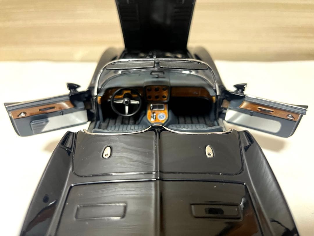 Autoart 1/18 シボレーコルベットMako Shark 1961
