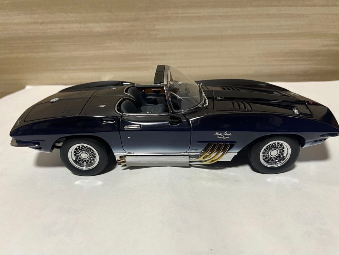 Autoart 1/18 シボレーコルベットMako Shark 1961