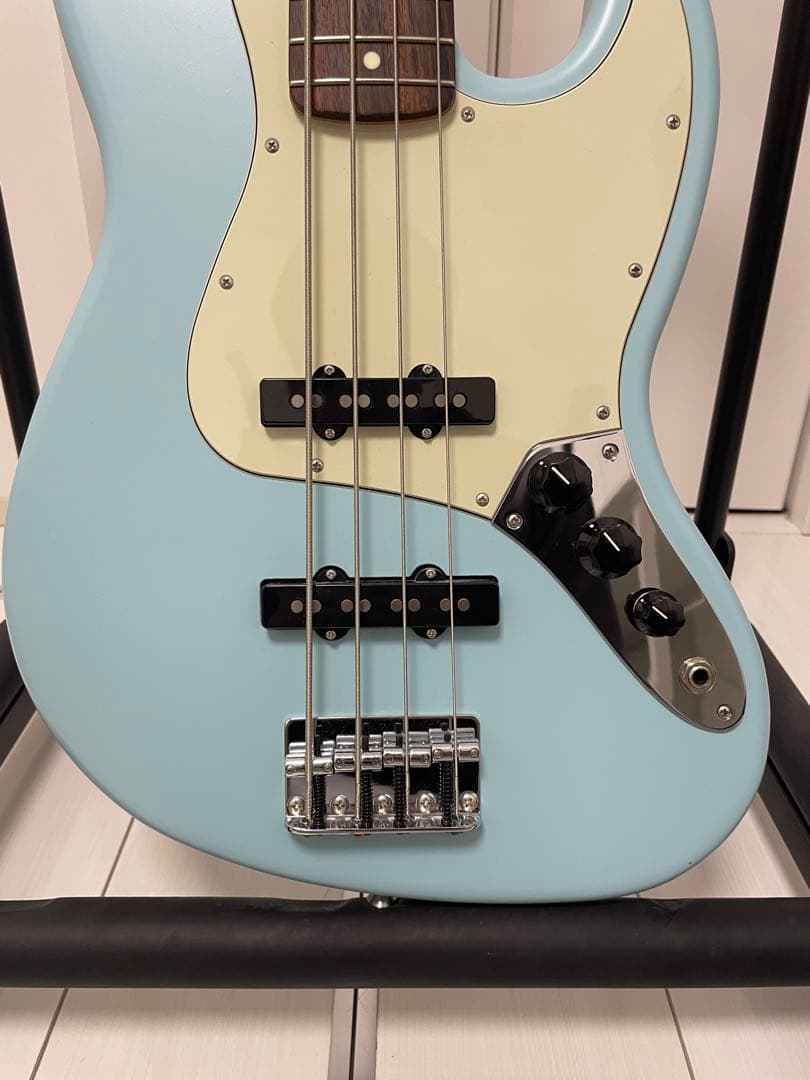 ベース Fender Junior Jazz Bass Made in Japan