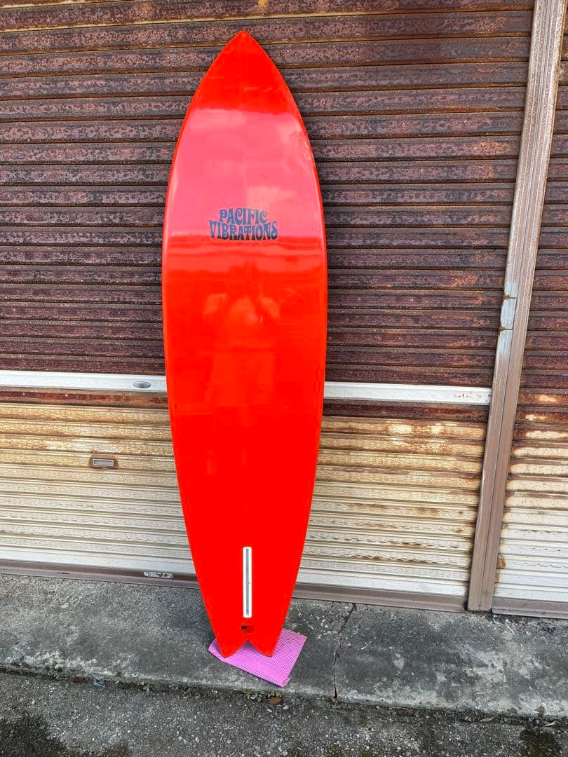 PACIFIC VIBRATIONS サーフボード グラデーション、レトロ、