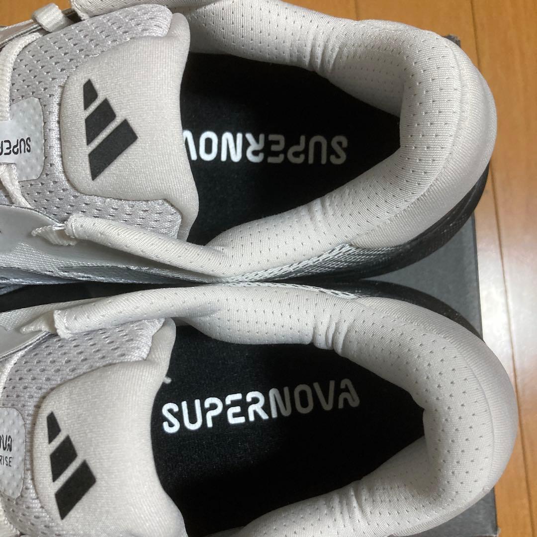アディダス ランニングシューズ　スーパーノヴァ ライズ　　ID8782