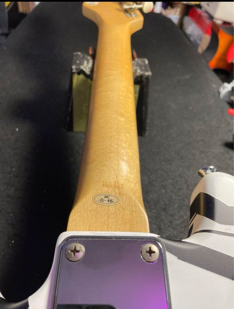 格安放出！photogenicのミニギターを白黒フランケンver！