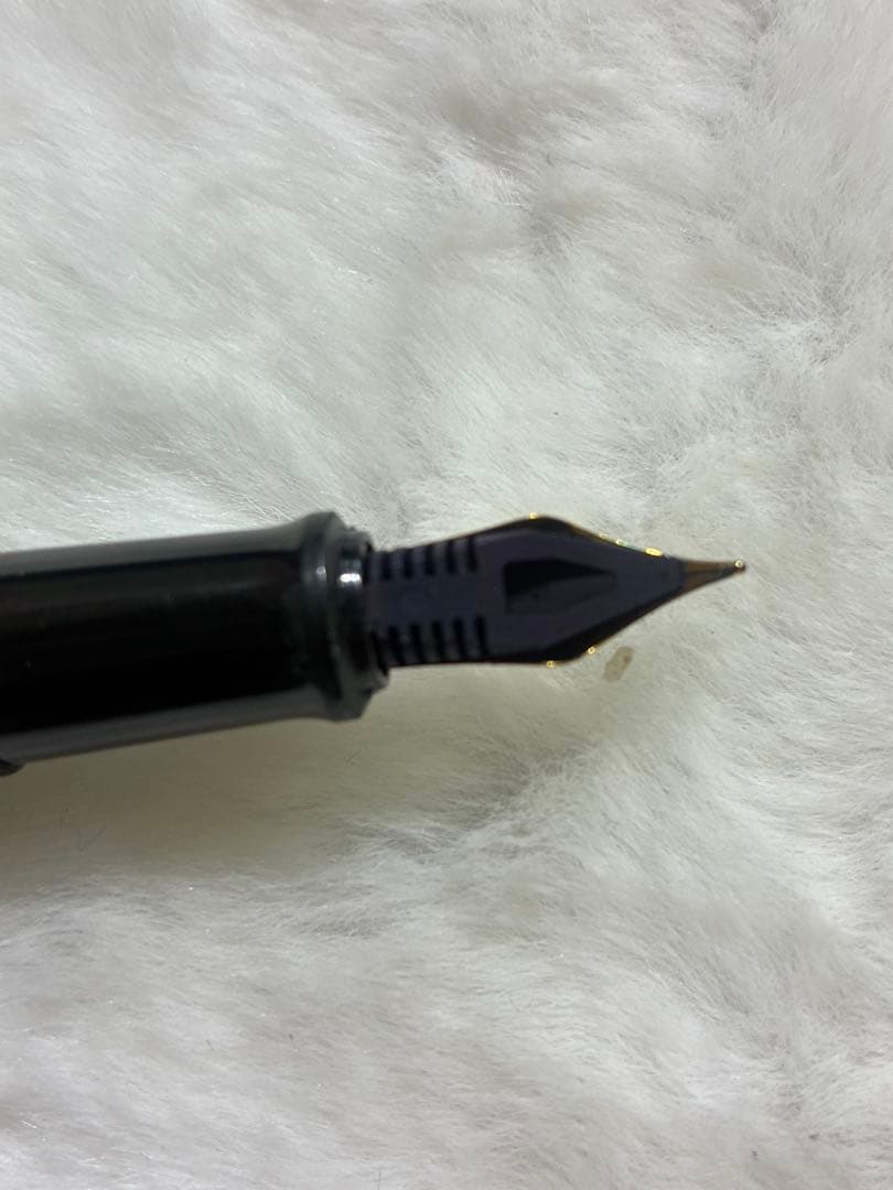 黒と金のマーブル模様 万年筆