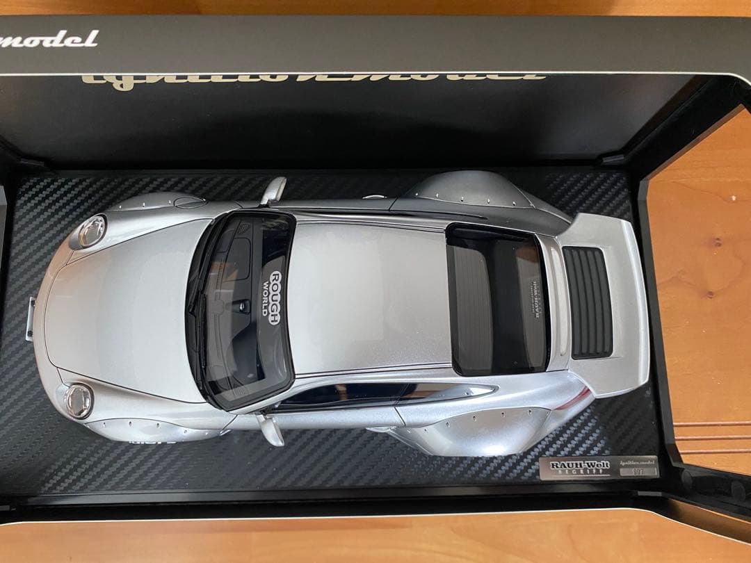 ミニカー ignition model RWB997 1/18