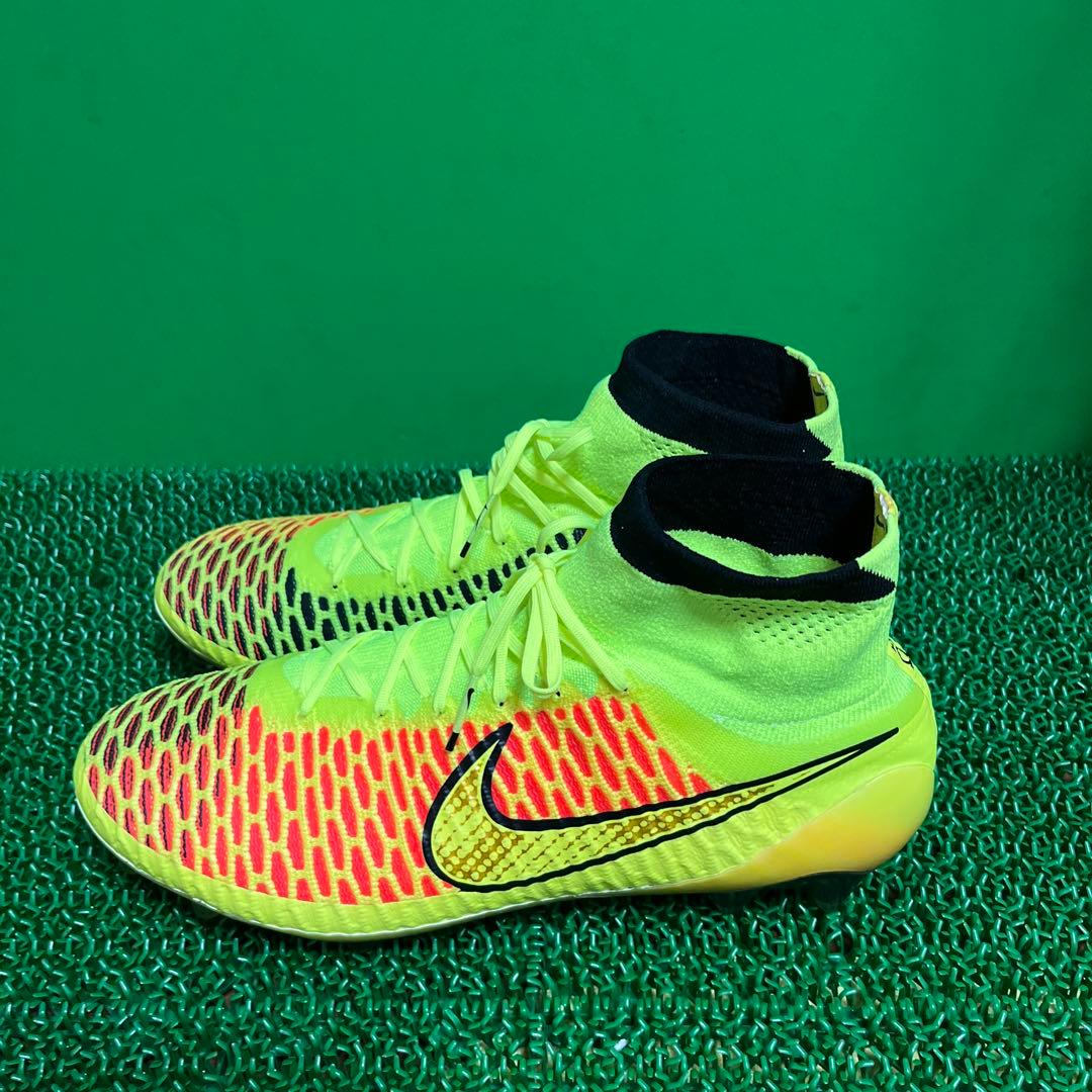 激レア ナイキ サッカースパイク マジスタ オブラ 27.5