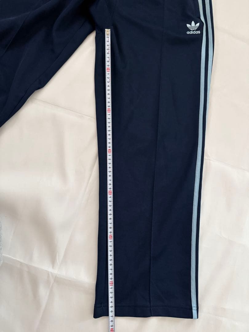 adidas バギーフィット ファイヤーバードトラックパンツ