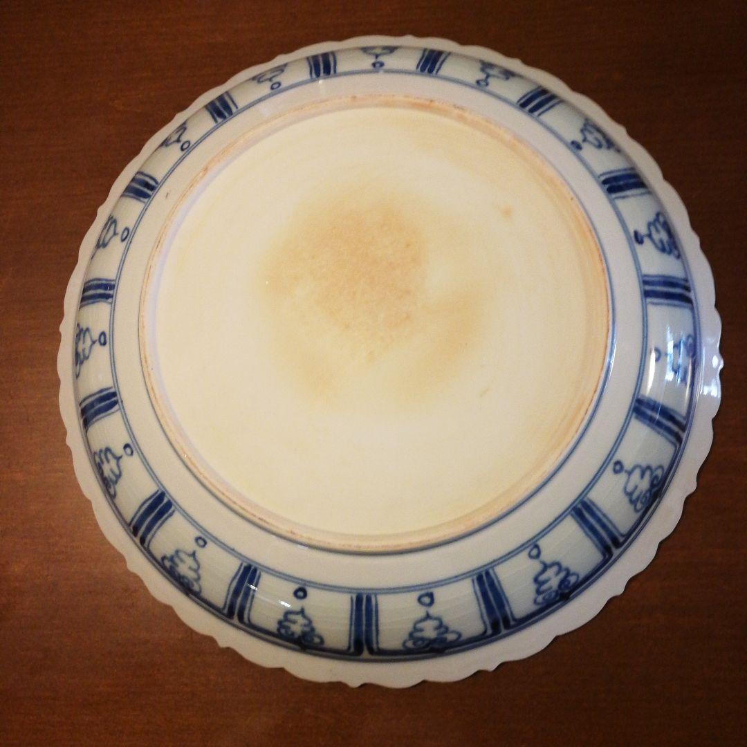 大皿　青い染付が特徴的な陶器の皿