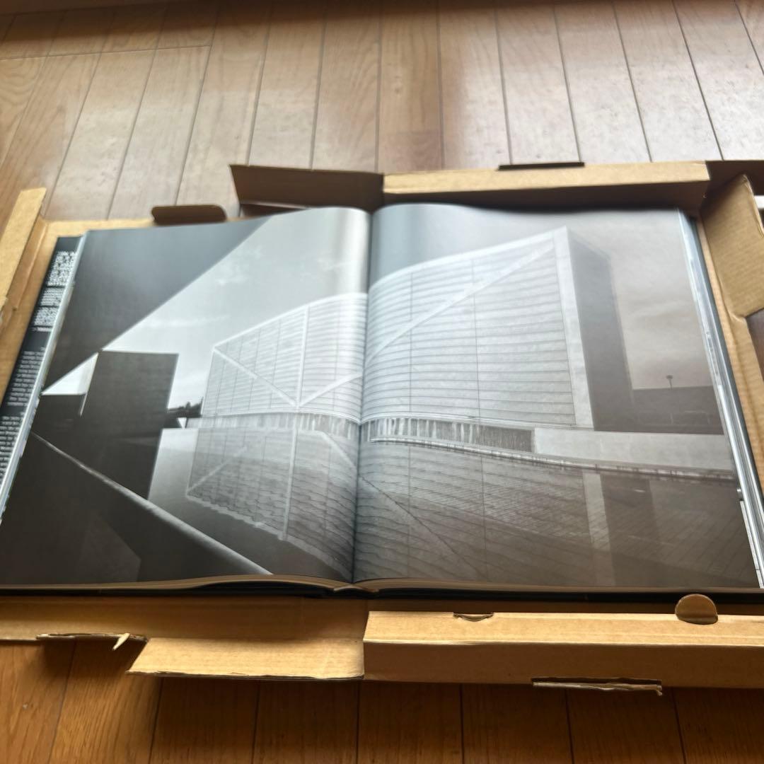 ▪️サイン入▪️箱付　安藤忠雄コンプリートワークス TASCHEN 大型本 ANDO