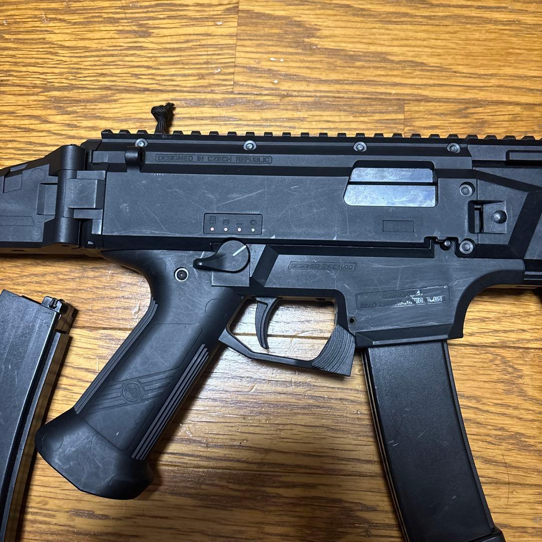 サブマシンガン 電動ガン スコーピオンEVO3マガジン3本付き