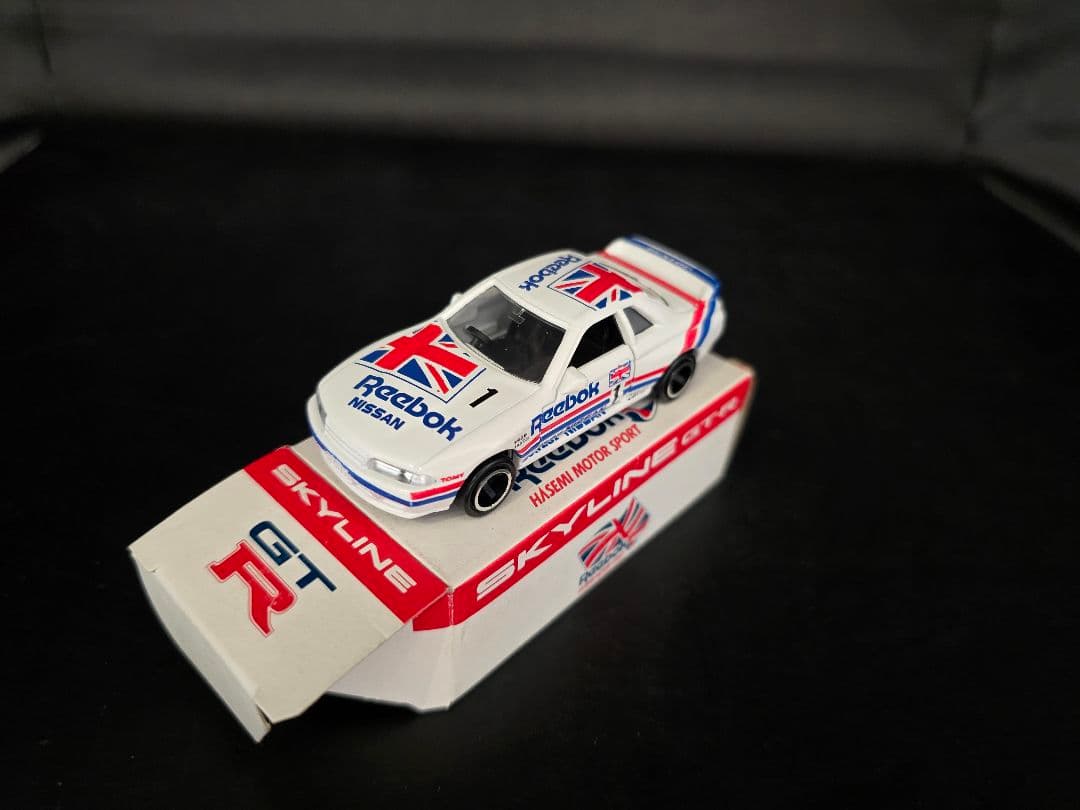 トミカ リーボック特注 日産スカイライン GT-R(R32)