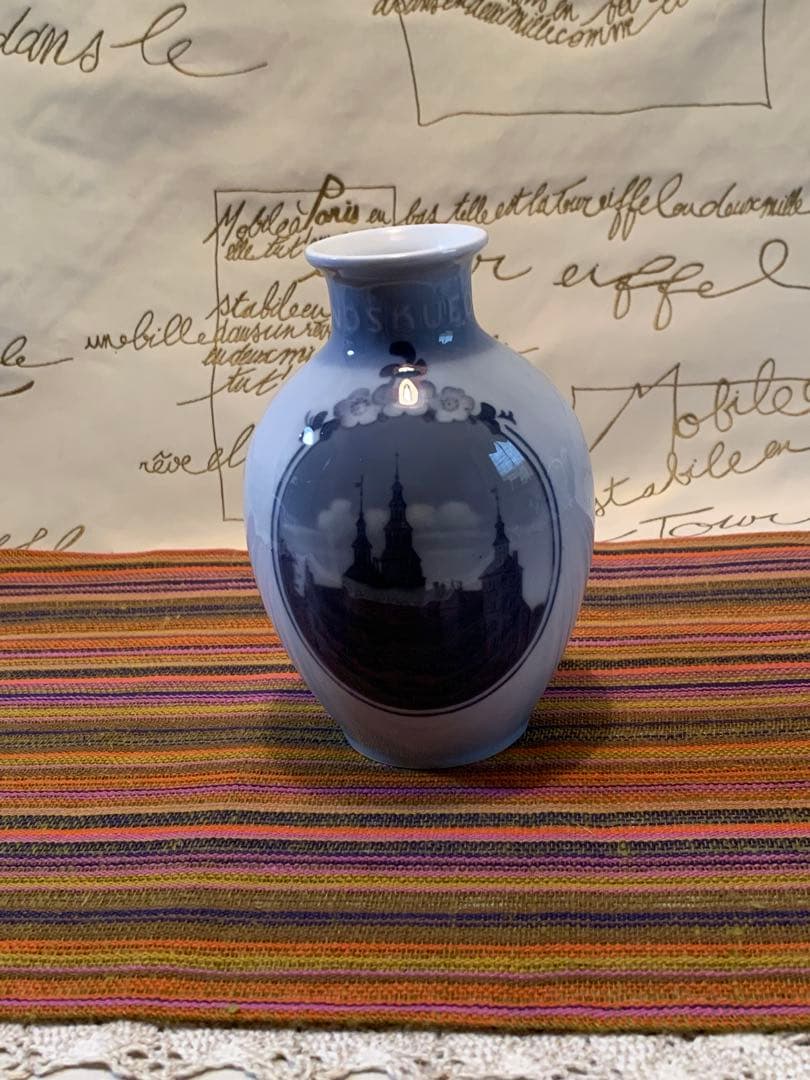 ロイヤルコペンハーゲン　1926年アンティークのローゼンボー城が描かれた花瓶！