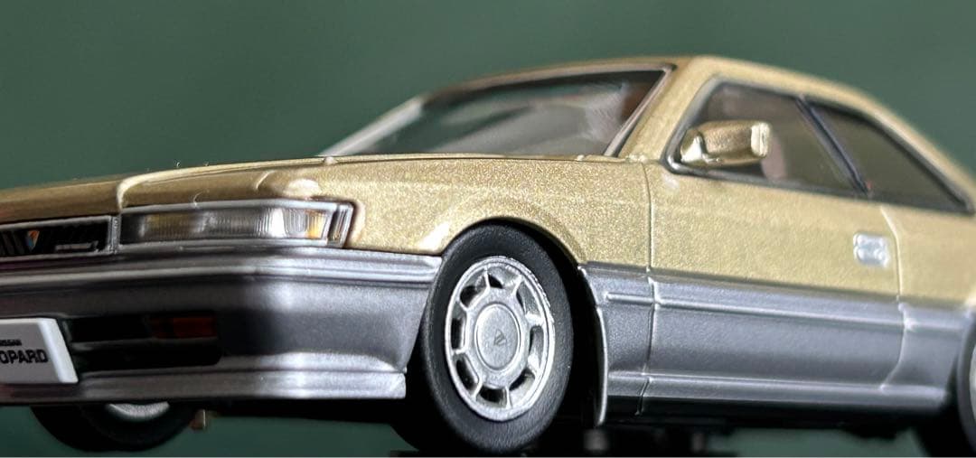 未開封 1/43 DISM F31 レパード ゴールドメタリックツートン