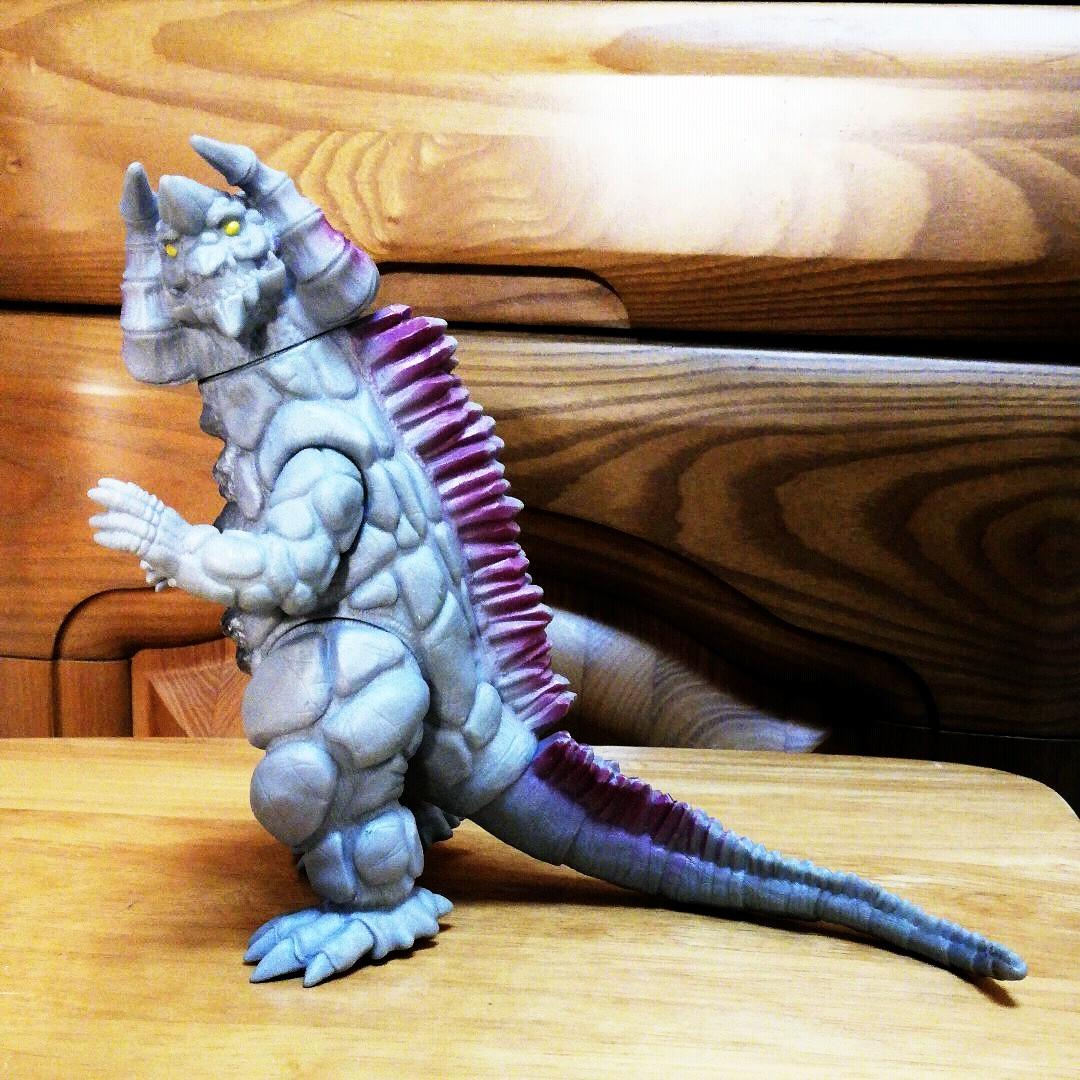 ウルトラマン 怪獣 シルバゴン ソフビ(ソフトビニール)