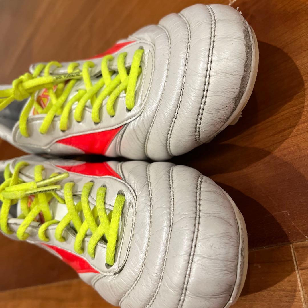 しゅん　モレリア2NEO25.5cmホワイト/オレンジ/イエロー