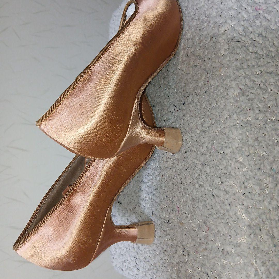 社交ダンス用ベージュシューズ