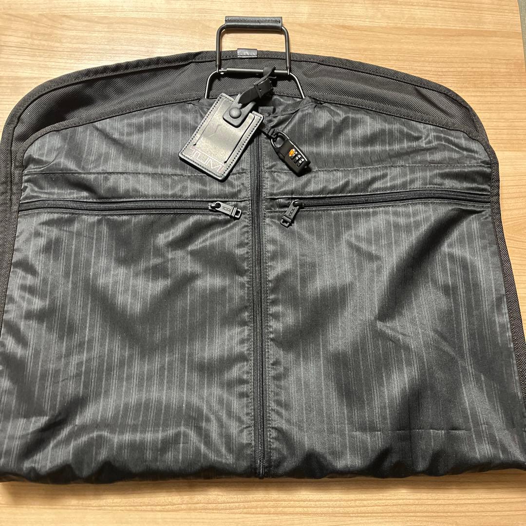 TUMI ガーメントバック