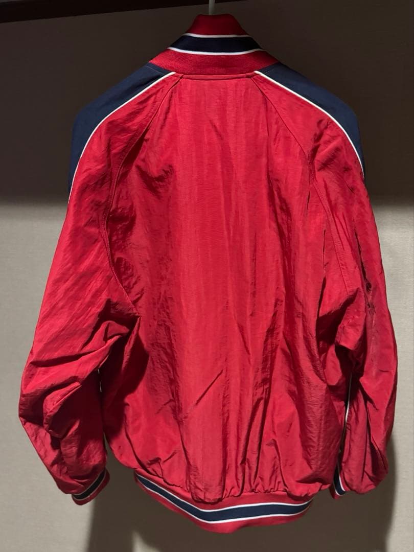 美品 広島東洋カープ ナイロン スタジャン ウインドブレーカー レッド ネイビー