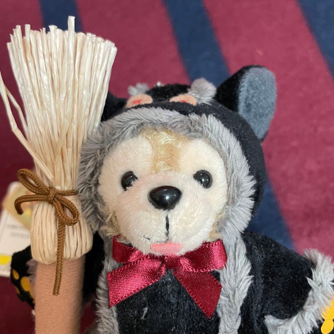 新品未使用タグ付きダッフィー シェリーメイ 2009ハロウィンぬいぐるみバッジ