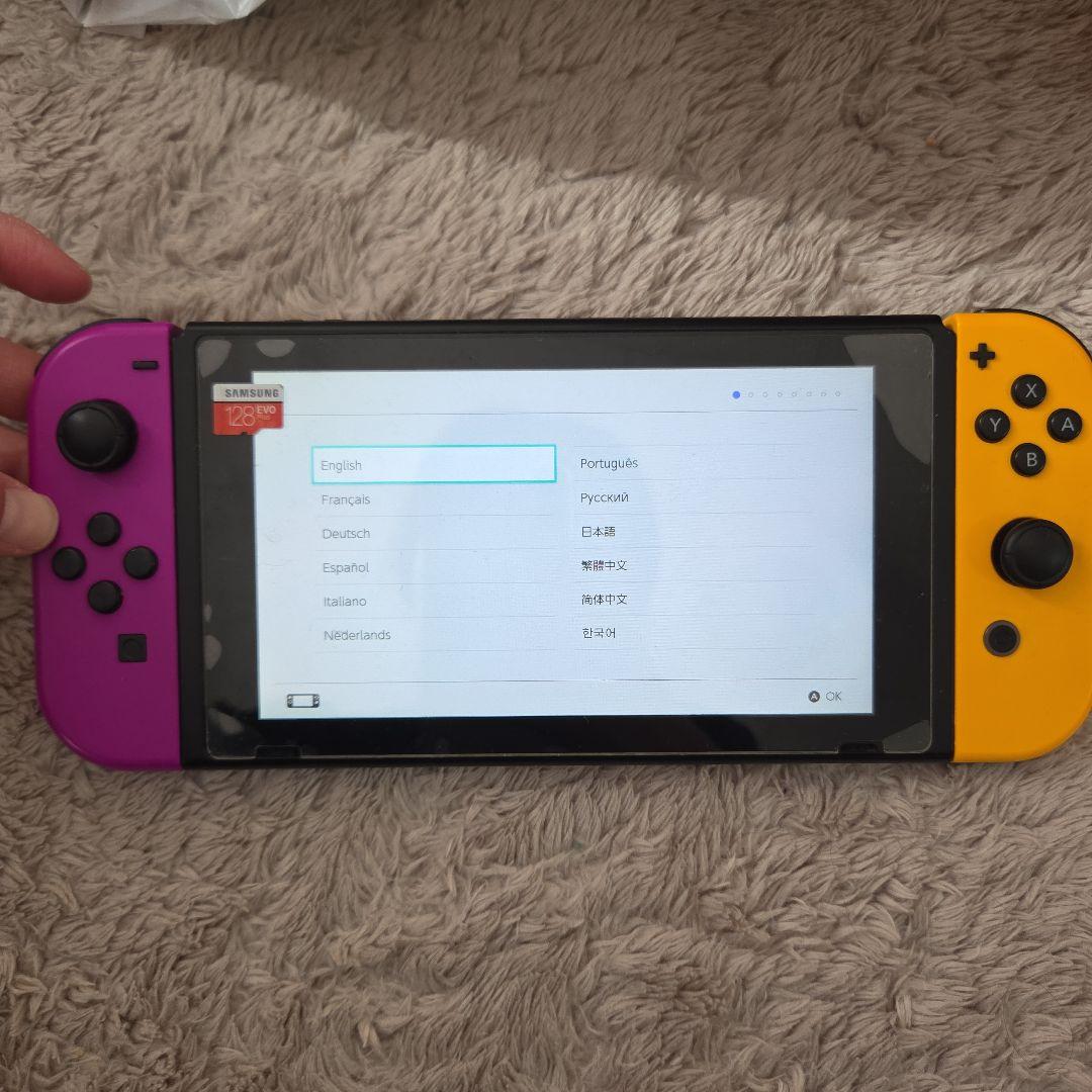 Nintendo Switch 本体　白のジョイコン、マリカーはバラ売りです