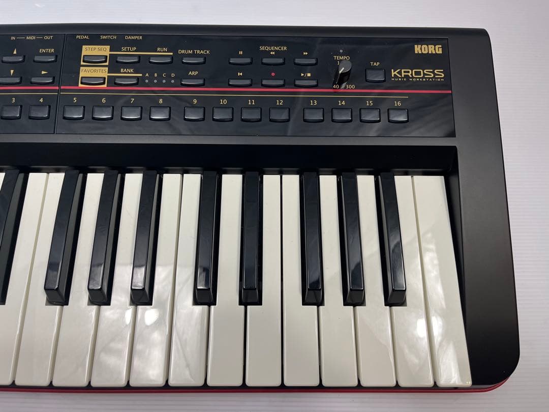 KORG KROSS-61 シンセサイザー 美品 箱付き