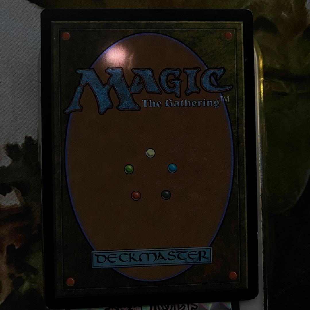 厳かなモノリス　英語