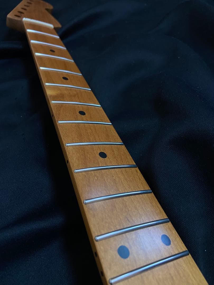 ストラトキャスターネック（No28）ローステッドメイプル22Fジャンボフレット