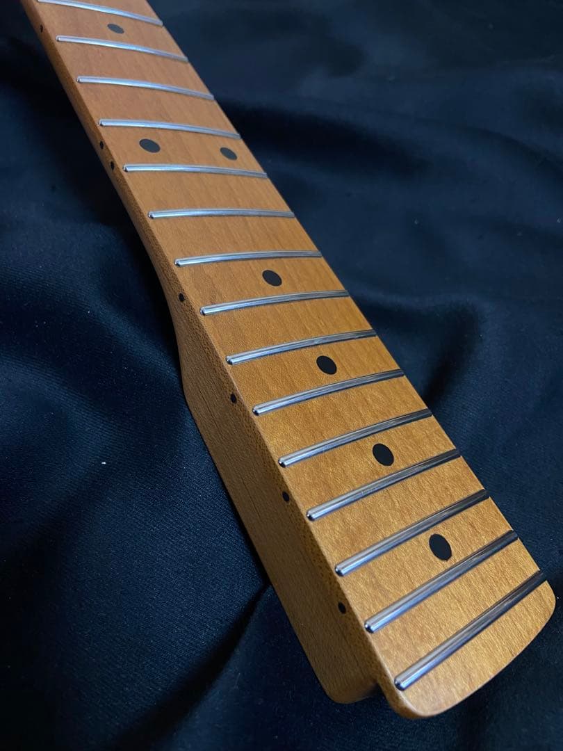 ストラトキャスターネック（No28）ローステッドメイプル22Fジャンボフレット