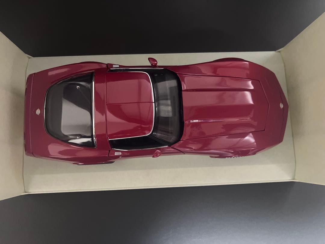 UT Models Chevrolet Corvette 1:18 コルベット