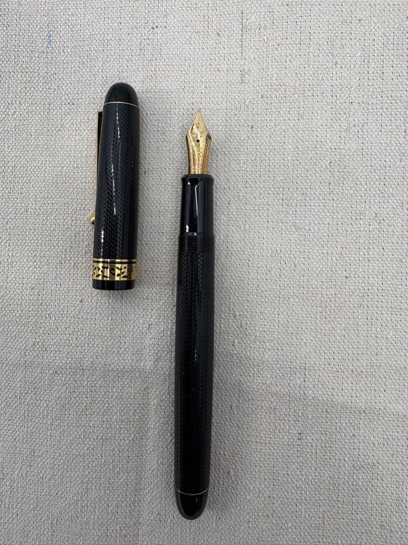 PILOT パイロット65周年記念万年筆 14K ペン先 ブラック×ゴールド