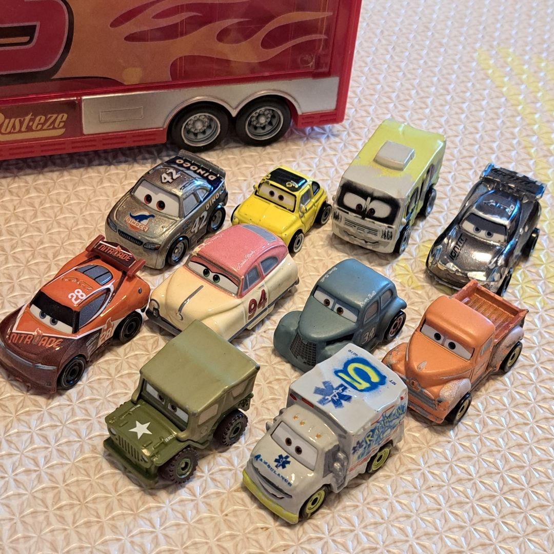 ミニミニカーズ　ライトニング・マックィーン トレーラーセット　ミニカー10台