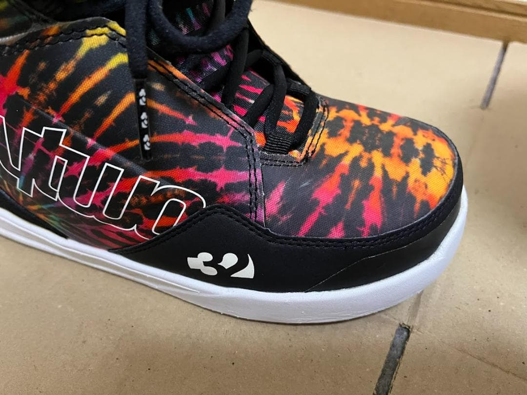 32 THIRTYTWO LASHED 27.0cm スノーボードブーツ