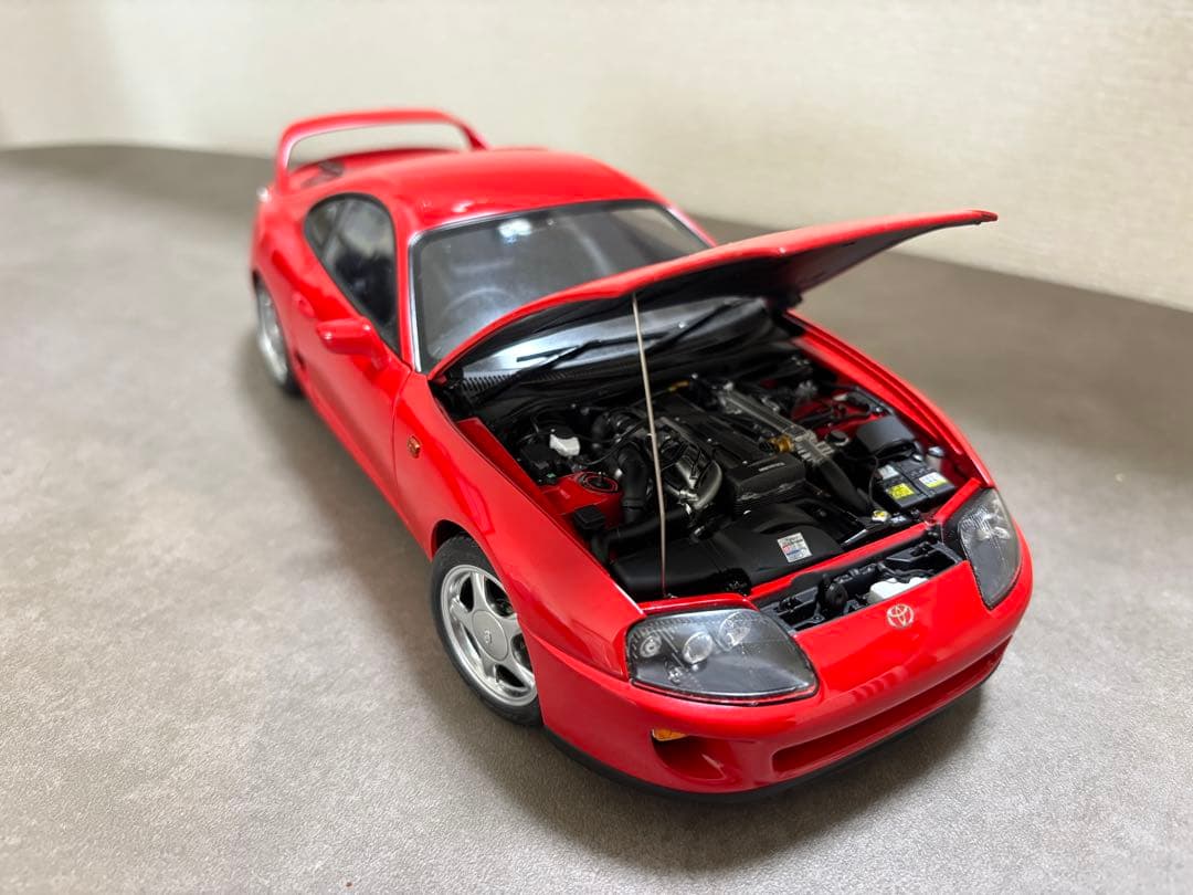 トヨタ　スープラ　1/18　LCD