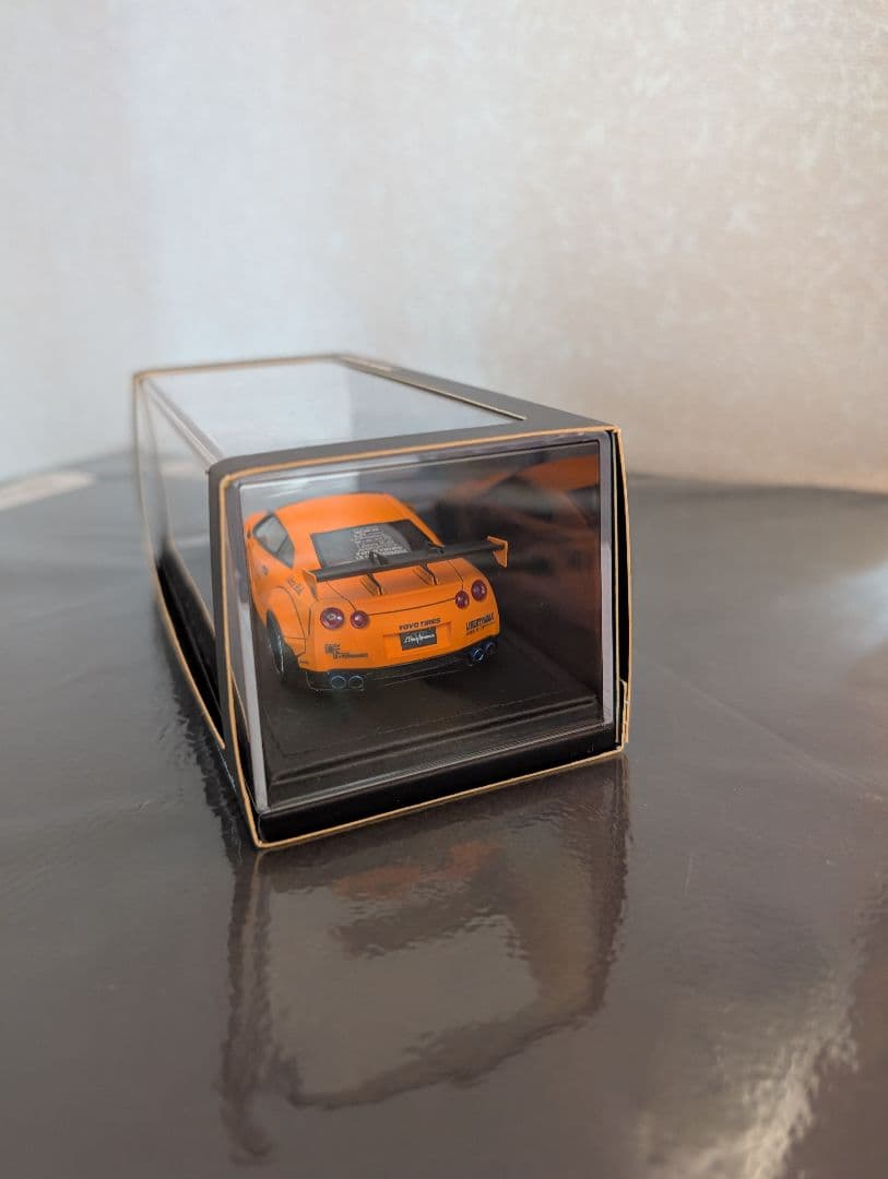 LIBERTYWALK　Nissan GT-R 1/43 ミニカー