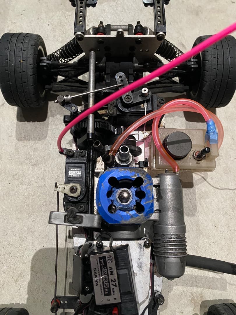 エンジンラジコンカー