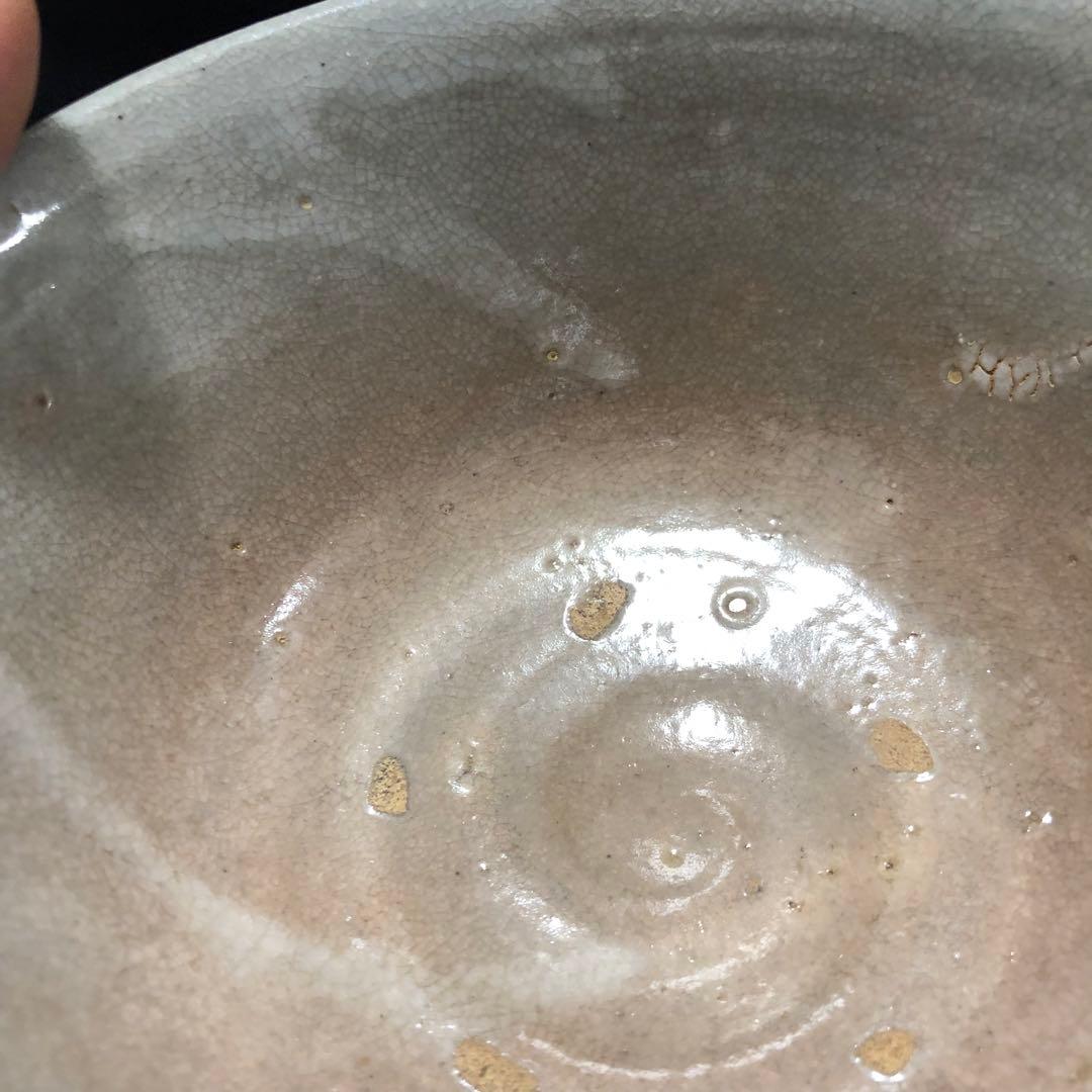 究極の古美術◼️蔵から見事な釉薬が割れたかなり高そうな雰囲気の萩焼が出て来ました。