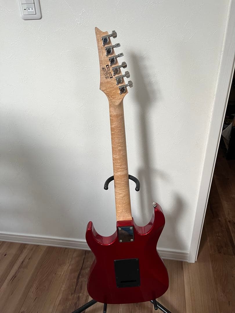 Ibanez レッドエレキギター　ネック虎目