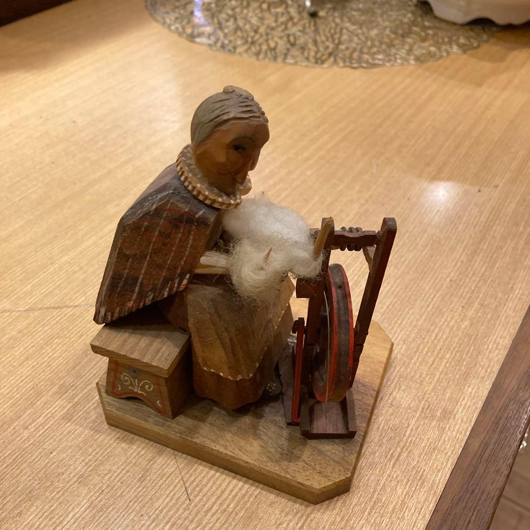 イギリス製木製糸紡ぎ機の女性彫刻アンテイーク1930年代